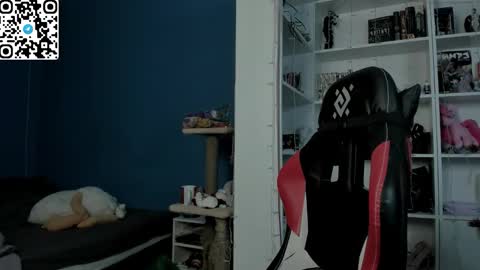 holy_mistresss online show from 12-19-25, 10:00