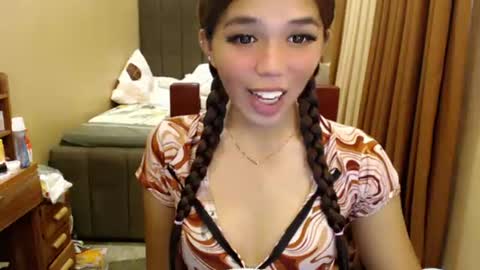 holy_molly1 online show from 06-24-26, 04:33