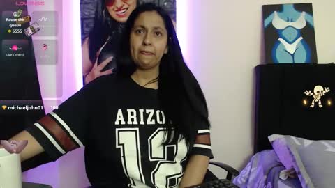 Snapshot of holydeath_1 chatting on 11-18-25, 11:15 Milena online show from 11-18-25, 11:15