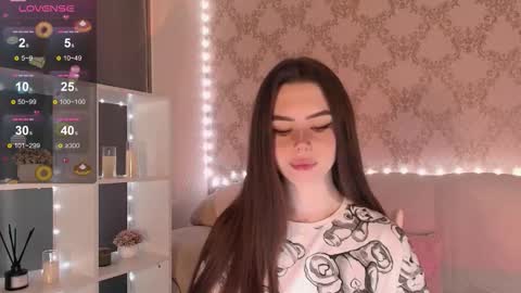 Mia online show from 12-15-25, 03:11