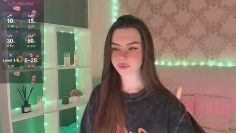 Mia online show from 02-04-26, 03:34