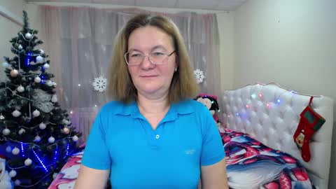 Snapshot of holymilfa chatting on 01-19-25, 10:28 holymilfa online show from 01-19-25, 10:28
