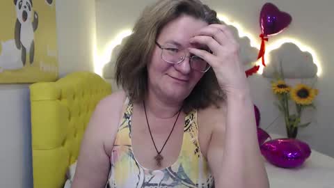 Snapshot of holymilfa chatting on 02-14-25, 05:03 holymilfa online show from 02-14-25, 05:03