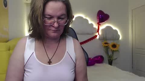 Snapshot of holymilfa chatting on 02-20-25, 10:59 holymilfa online show from 02-20-25, 10:59