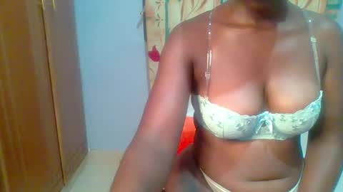 Snapshot of honey_beb chatting on 02-21-25, 01:55 honey_beb online show from 02-21-25, 01:55