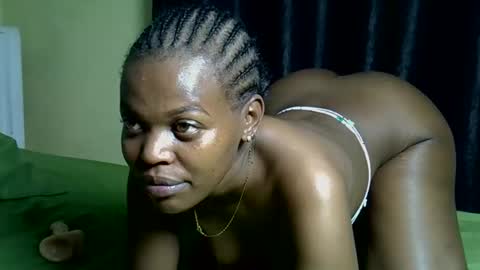 Honey-Belle online show from 06-05-26, 05:03