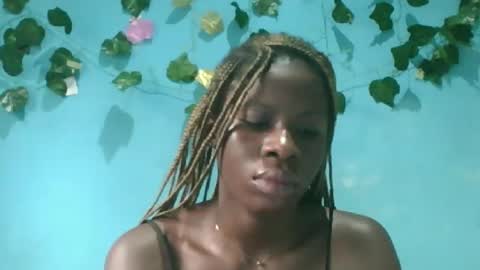 Queen online show from 09-21-25, 06:15