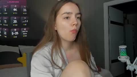 Snapshot of honey_chantal chatting on 06-16-26, 07:16 Chantal online show from 06-16-26, 07:16