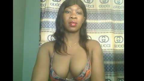 Snapshot of honey_dollxx chatting on 11-20-25, 09:20 Flora online show from 11-20-25, 09:20
