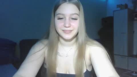 Snapshot of honey_lolaaa chatting on 10-17-25, 01:35 honey_lolaaa online show from 10-17-25, 01:35