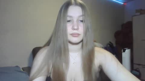 Snapshot of honey_lolaaa chatting on 10-27-25, 11:47 honey_lolaaa online show from 10-27-25, 11:47