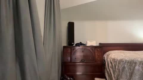 honey_man14 online show from 06-02-26, 07:05