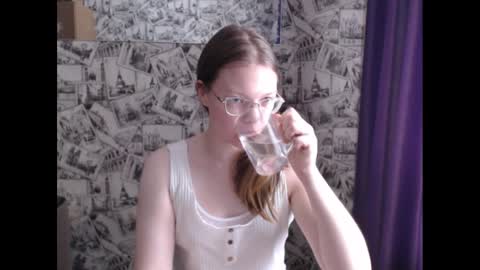 Lina online show from 02-27-25, 11:52