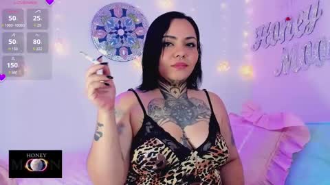 Snapshot of honey_mooon chatting on 01-03-25, 03:55 Maria online show from 01-03-25, 03:55