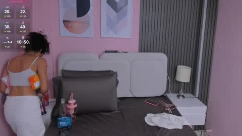 Snapshot of honey_sofii_ chatting on 09-29-25, 12:05 honey_sofii_ online show from 09-29-25, 12:05