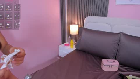 Snapshot of honey_sofii_ chatting on 10-19-25, 11:55 honey_sofii_ online show from 10-19-25, 11:55