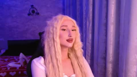 honey_sunset online show from 12-22-25, 07:44