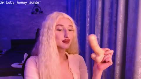 honey_sunset online show from 02-07-26, 09:07