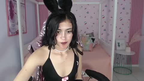 Snapshot of honey_torres_sub chatting on 01-10-25, 04:30 HONEY online show from 01-10-25, 04:30