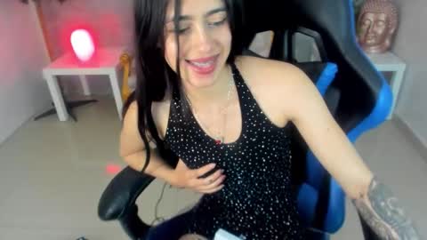 Snapshot of honey_torres_sub chatting on 10-14-25, 01:50 HONEY online show from 10-14-25, 01:50