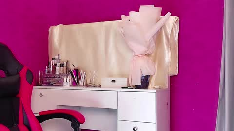 Snapshot of honey_yani chatting on 12-19-24, 10:00 yani online show from 12-19-24, 10:00