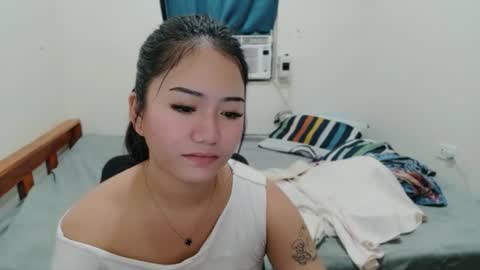 Snapshot of honeyafterdark_ chatting on 06-13-26, 10:02 HoneyAfterDark online show from 06-13-26, 10:02