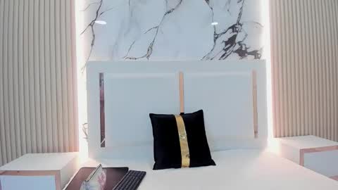 Snapshot of honeyangelh chatting on 02-19-26, 11:50 honeyangelh online show from 02-19-26, 11:50