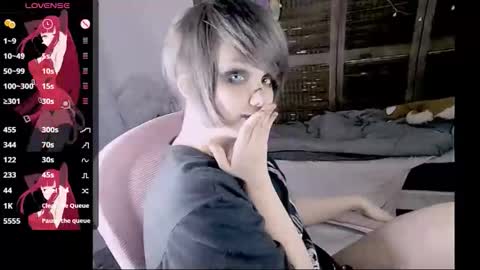 Honey Apple Alaska online show from 11-07-25, 04:34