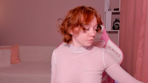 Snapshot of honeyautumn chatting on 01-05-25, 03:22 honeyautumn online show from 01-05-25, 03:22