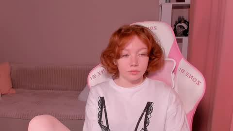 Snapshot of honeyautumn chatting on 01-06-25, 03:20 honeyautumn online show from 01-06-25, 03:20