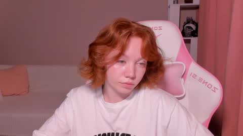 Snapshot of honeyautumn chatting on 01-25-25, 03:09 honeyautumn online show from 01-25-25, 03:09