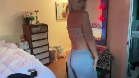 Snapshot of honeybun_z chatting on 02-09-25, 06:26 honeybun_z online show from 02-09-25, 06:26