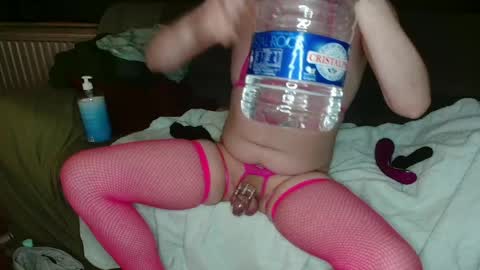 HoneyBunnyBedPet online show from 04-28-26, 02:27