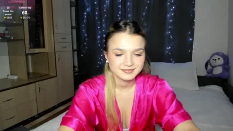 Snapshot of honeybunnyyy_ chatting on 04-03-26, 07:12 HoneyBunny online show from 04-03-26, 07:12