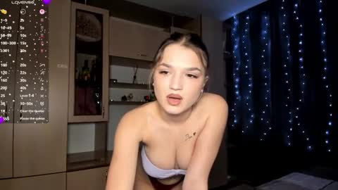 Snapshot of honeybunnyyy_ chatting on 04-26-26, 07:11 HoneyBunny online show from 04-26-26, 07:11