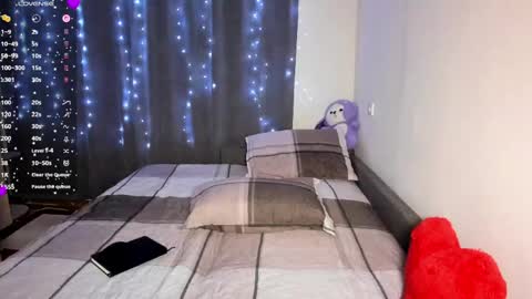 Snapshot of honeybunnyyy_ chatting on 04-28-26, 07:30 HoneyBunny online show from 04-28-26, 07:30