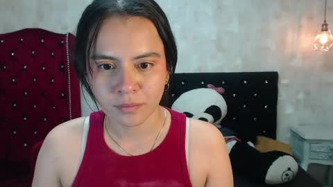 Snapshot of honeybuu_ chatting on 04-30-26, 08:57 Emily online show from 04-30-26, 08:57