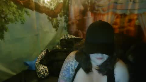 Snapshot of honeychambers chatting on 11-13-25, 03:38 honeychambers online show from 11-13-25, 03:38