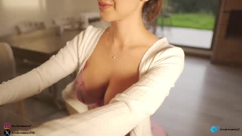 Snapshot of honeyco57 chatting on 02-09-25, 10:21 Jessie online show from 02-09-25, 10:21