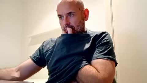 Snapshot of honeydaddyforyou chatting on 02-28-25, 03:59 honeydaddyforyou online show from 02-28-25, 03:59