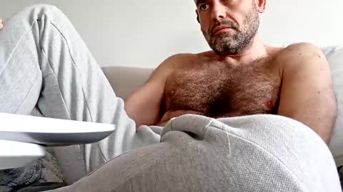 Snapshot of honeydaddyforyou chatting on 03-01-25, 08:23 honeydaddyforyou online show from 03-01-25, 08:23