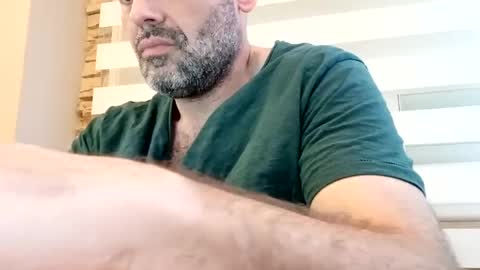 Snapshot of honeydaddyforyou chatting on 03-01-25, 05:16 honeydaddyforyou online show from 03-01-25, 05:16