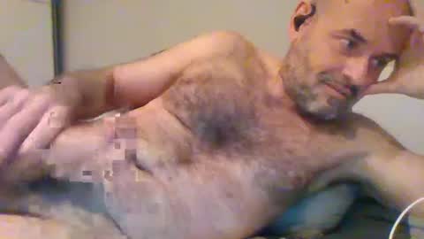 Snapshot of honeydaddyforyou chatting on 03-05-25, 04:13 honeydaddyforyou online show from 03-05-25, 04:13