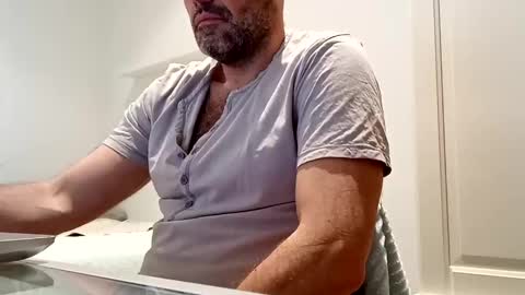 Snapshot of honeydaddyforyou chatting on 03-11-25, 06:53 honeydaddyforyou online show from 03-11-25, 06:53