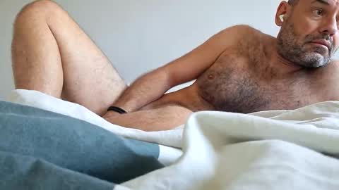 Snapshot of honeydaddyforyou chatting on 10-19-25, 07:31 honeydaddyforyou online show from 10-19-25, 07:31