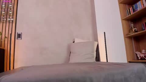 Snapshot of honeyhot69__ chatting on 04-25-26, 11:13 Sofia independent model online show from 04-25-26, 11:13