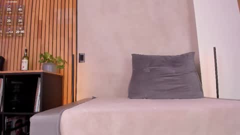 Snapshot of honeyhot69__ chatting on 05-02-26, 11:26 Sofia independent model online show from 05-02-26, 11:26