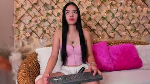 honeymiia online show from 04-17-26, 01:58