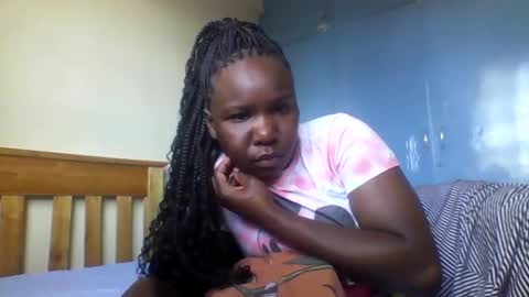 Honeymuny online show from 11-24-25, 05:40