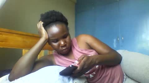 Honeymuny online show from 01-16-26, 07:34